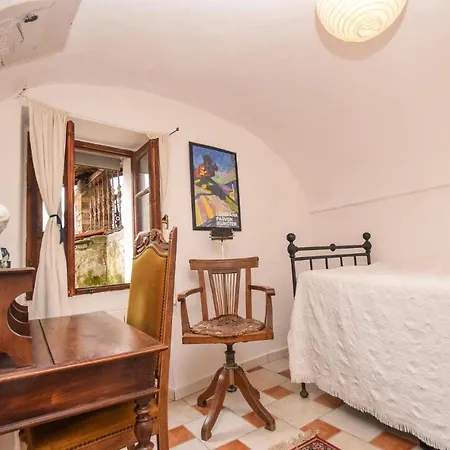 Pet Friendly In With Kitchen * Castel Vittorio