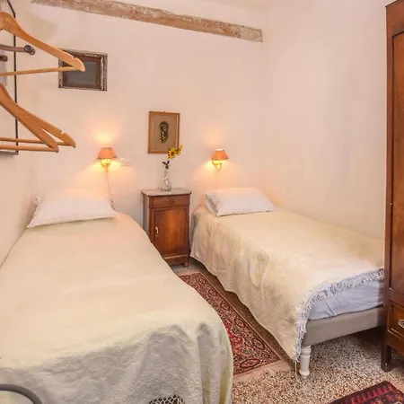 Pet Friendly In With Kitchen * Castel Vittorio