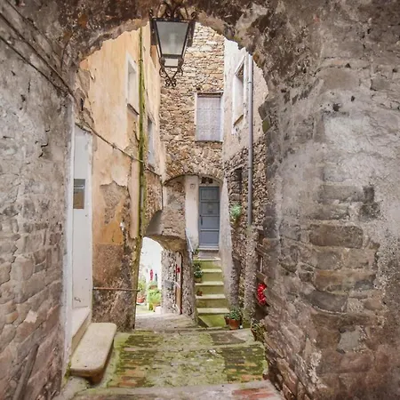 Pet Friendly In With Kitchen * Castel Vittorio